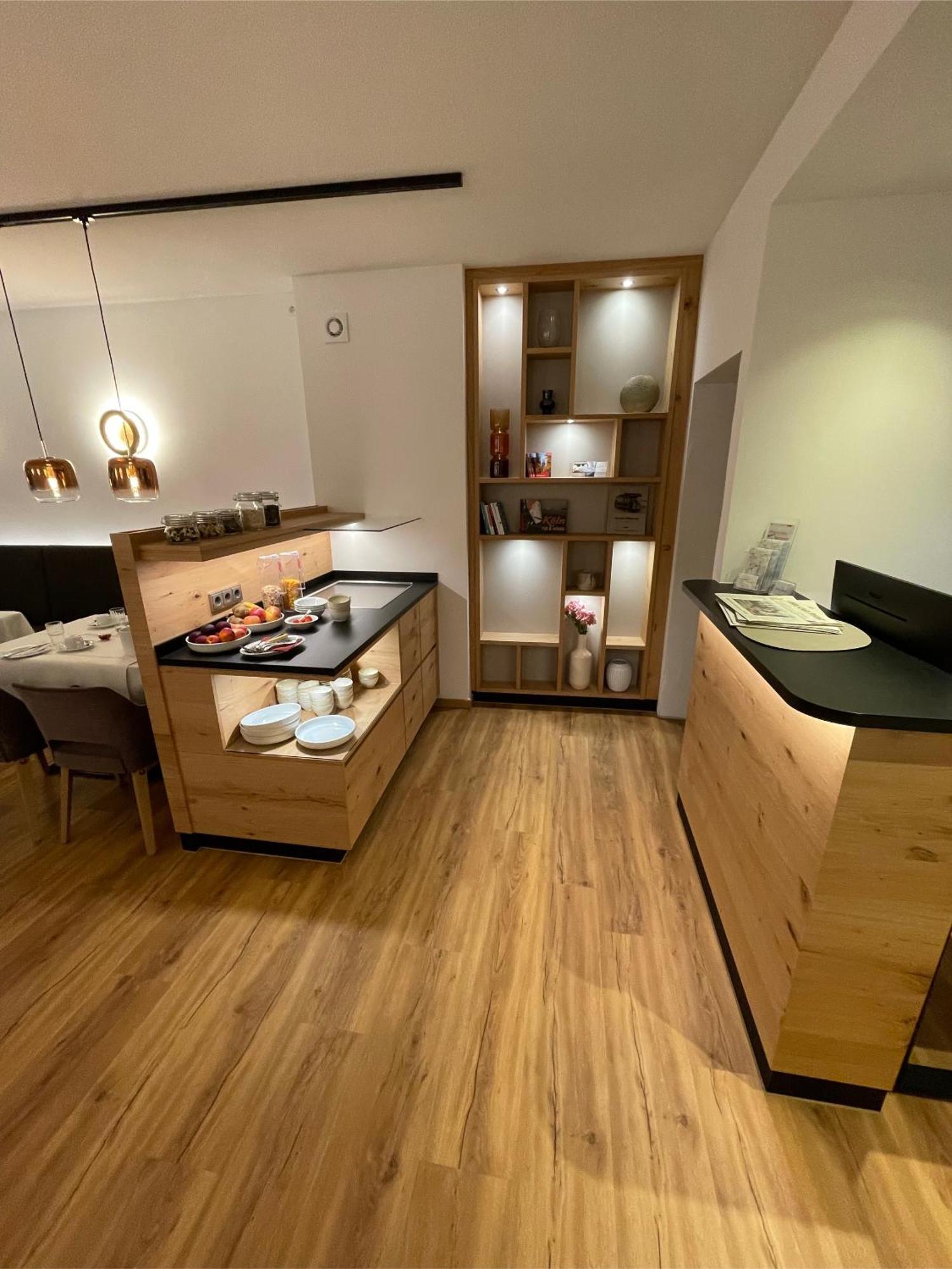 Hotel Wilms Кьолн Екстериор снимка